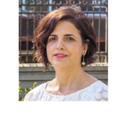 Fariba Hollister headshot